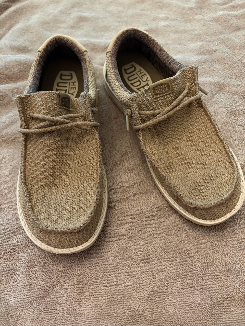 Hey Dude Wally Youth Sport Mesh Slip-On Unisex Youth 6 Beige Tan White
